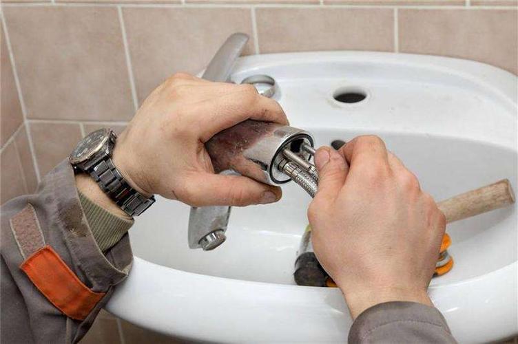马桶洁具更换
