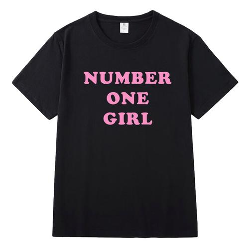 我喜欢穿黑色的衣服的英文