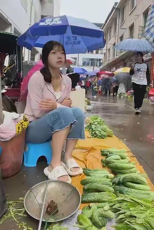 女人最聪明的摆摊方式截图