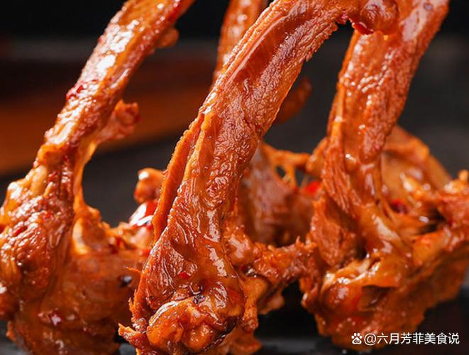 鸭锁骨和鸭脖哪个肉多