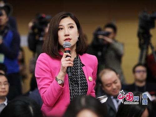 梁相宜翻白眼事件始末过程