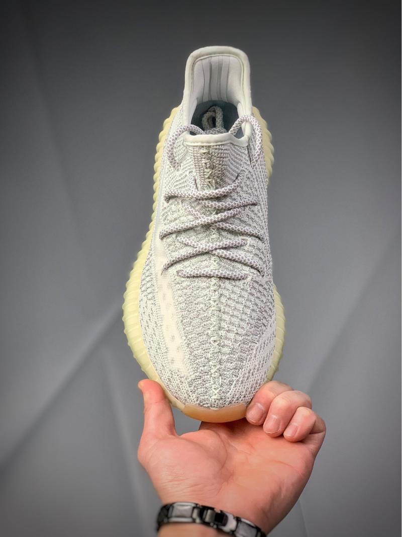 yeezy蜜桃满天星