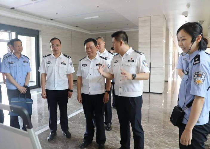 警察局长模拟器无限钱
