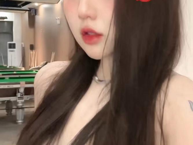 meena抖音网红chloe