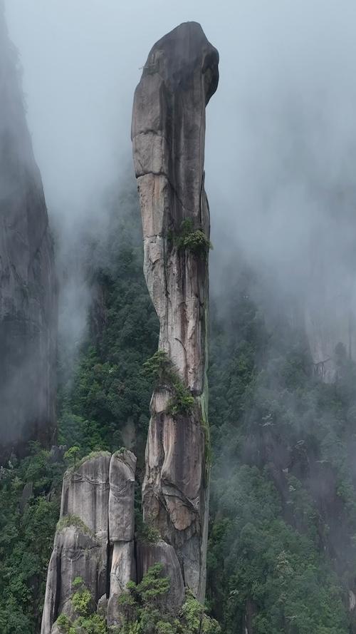 巨蟒峰