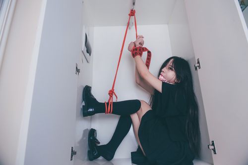 白丝捆绑跳蛋上街网站