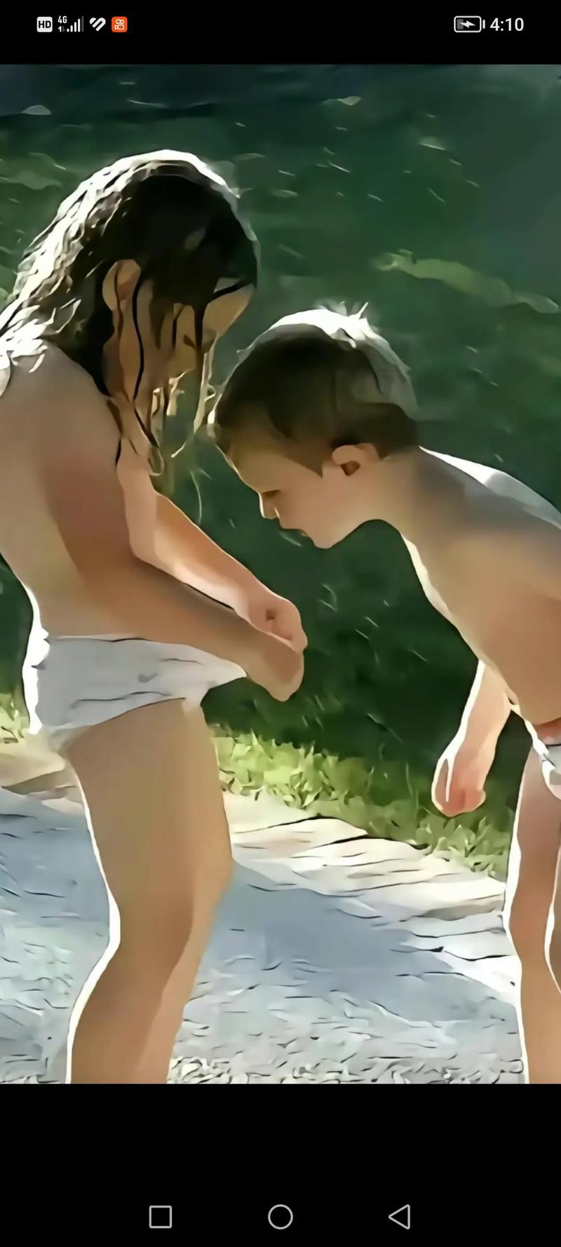 初中女生光溜溜身子