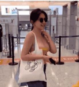 露出奶头的性感美女没有马赛克软件