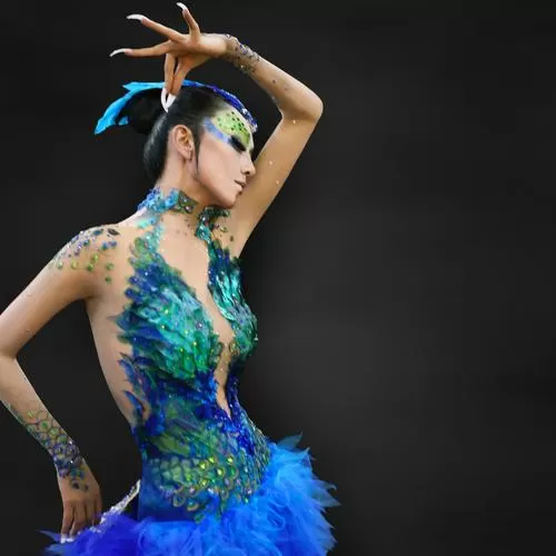 杨丽萍广场舞野花香