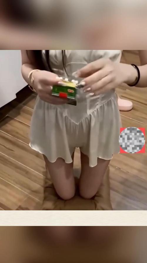 美女跪床❌❌被国产缩略图