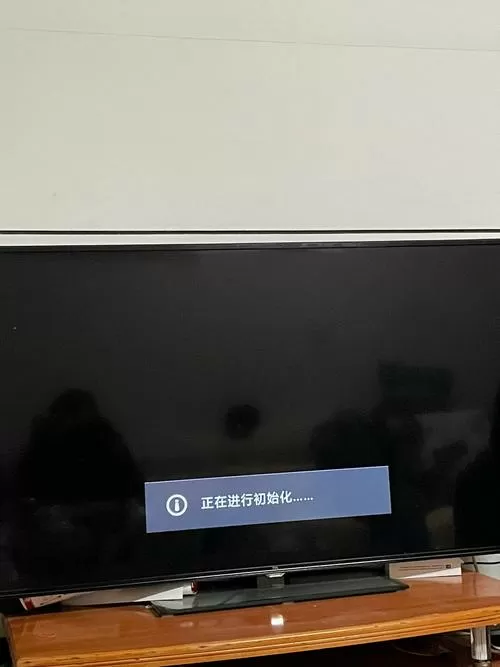电脑连接电视后不满屏