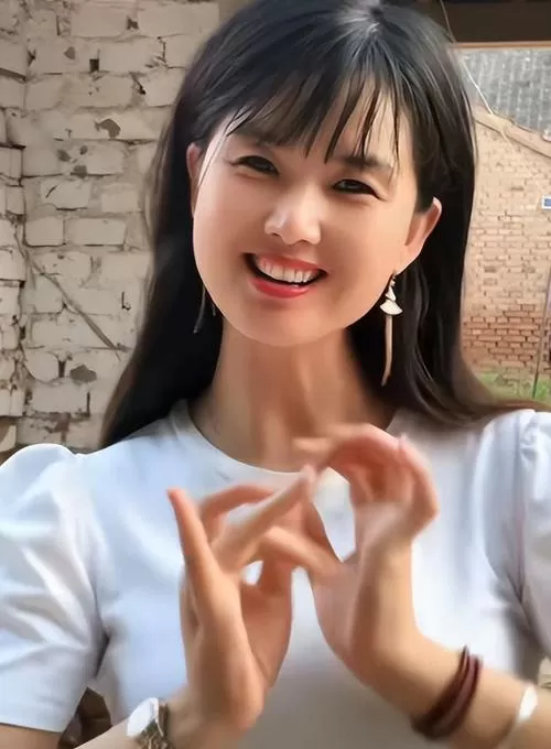 一笑倾城真人照片