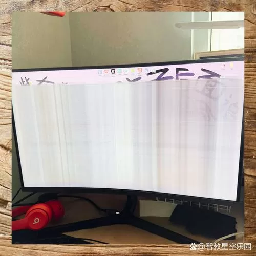 三星显示器指示灯闪烁屏幕不显示