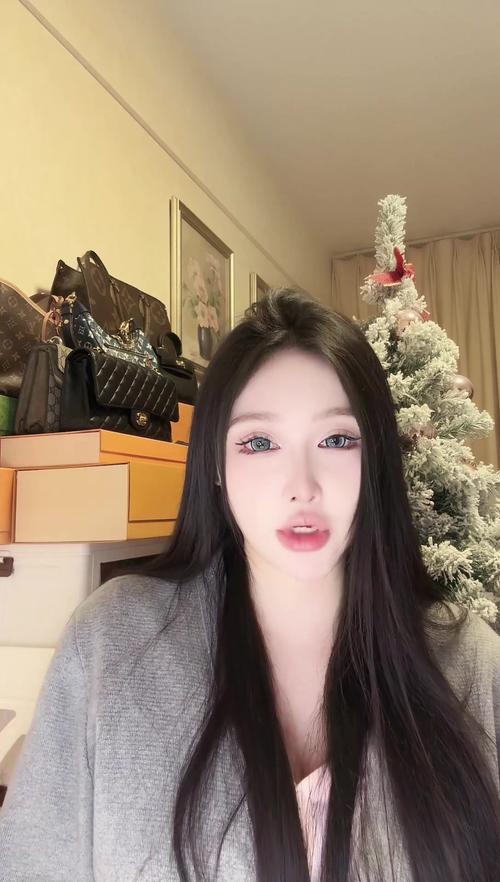 韩国美女主播左左视频