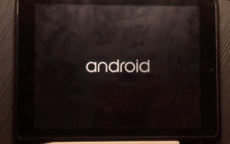 Android原生桌面启动器下载黑色版免墙版