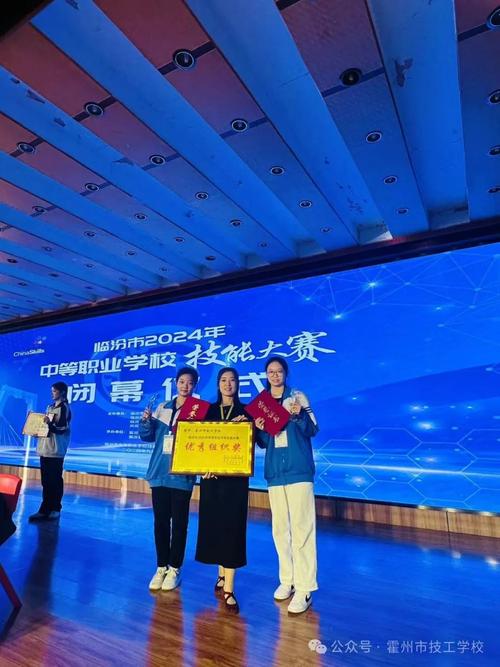 社团学姐游戏官网入口蓝色旧版无广告