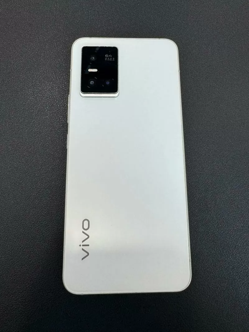 vivo手机屏幕有一个白方框