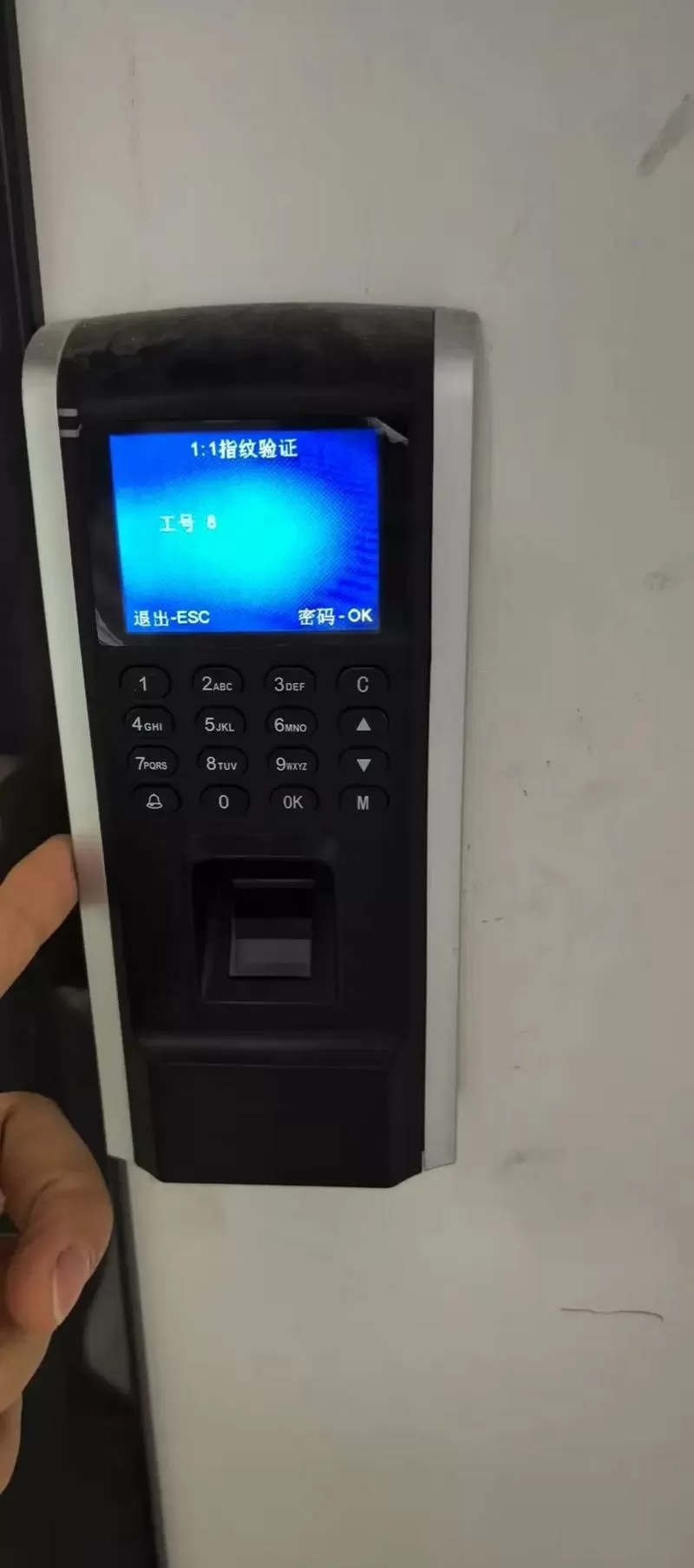 指纹打卡机没有管理员指纹怎么解锁