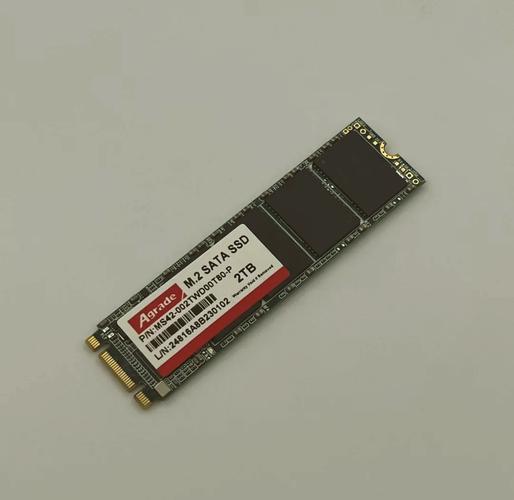 m2固态硬盘闪红灯