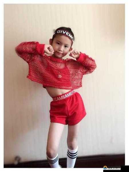 雏鸟幼儿小学生张婉莹三叶草截图