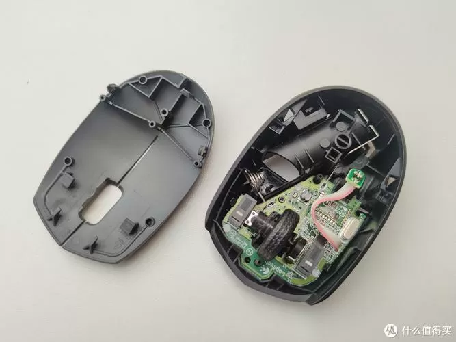 罗技无线鼠标怎么拆开