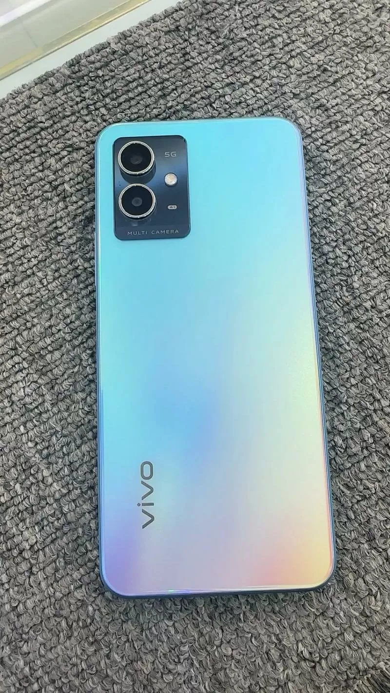 vivoy33s能装内存卡吗