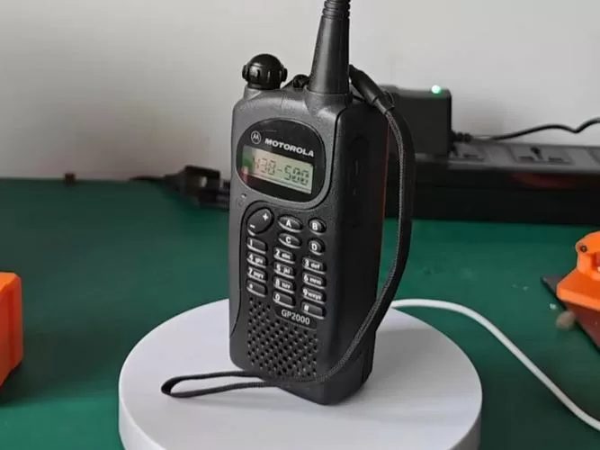 摩托罗拉gp2000说明书缩略图