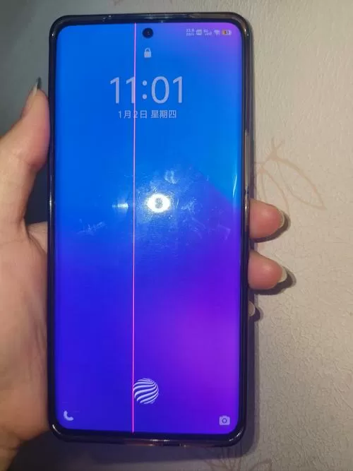 手机一滑就出现一条线
