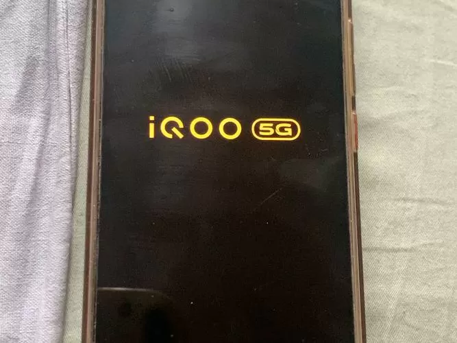 iqoo用着用着就自动关机了
