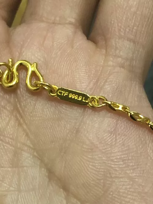 周大福没有CTF的标志是正品吗