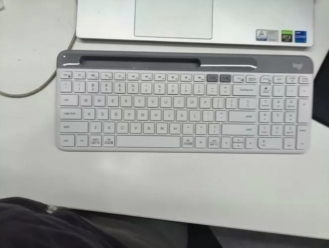 罗技k270键盘灯不亮