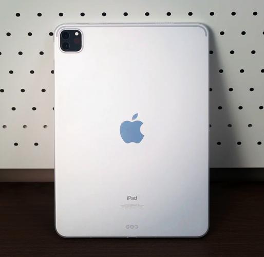 ipad后盖怎么打开