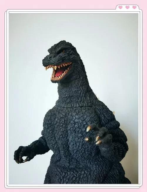 哥斯拉玩具开箱