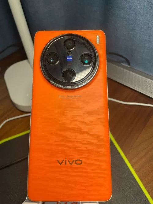 为什么vivo手机电量变成橙色