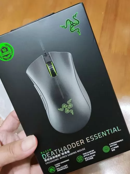 雷蛇鼠标关机后一碰就亮