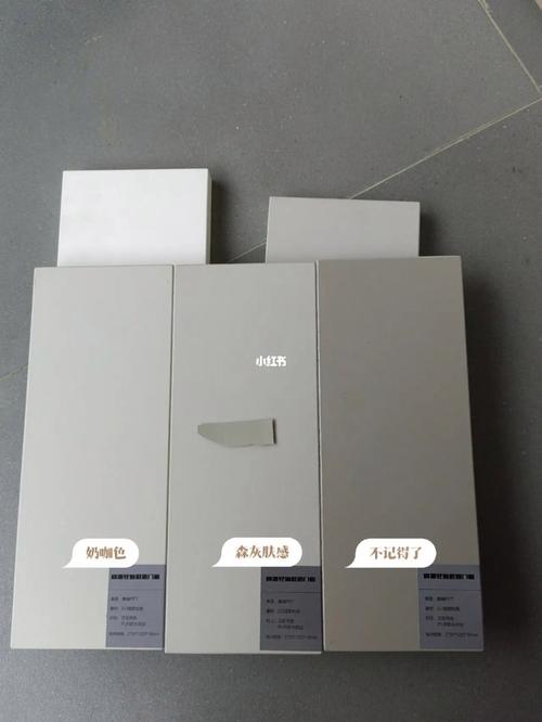 奶咖色和浅灰色哪个显白