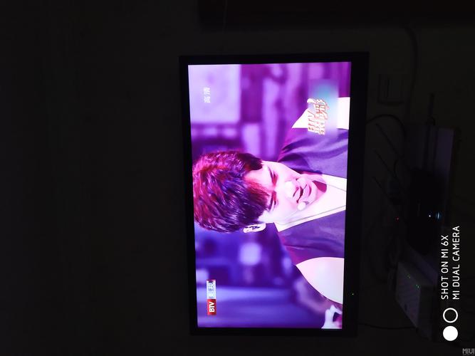 监控画面突然变成紫色