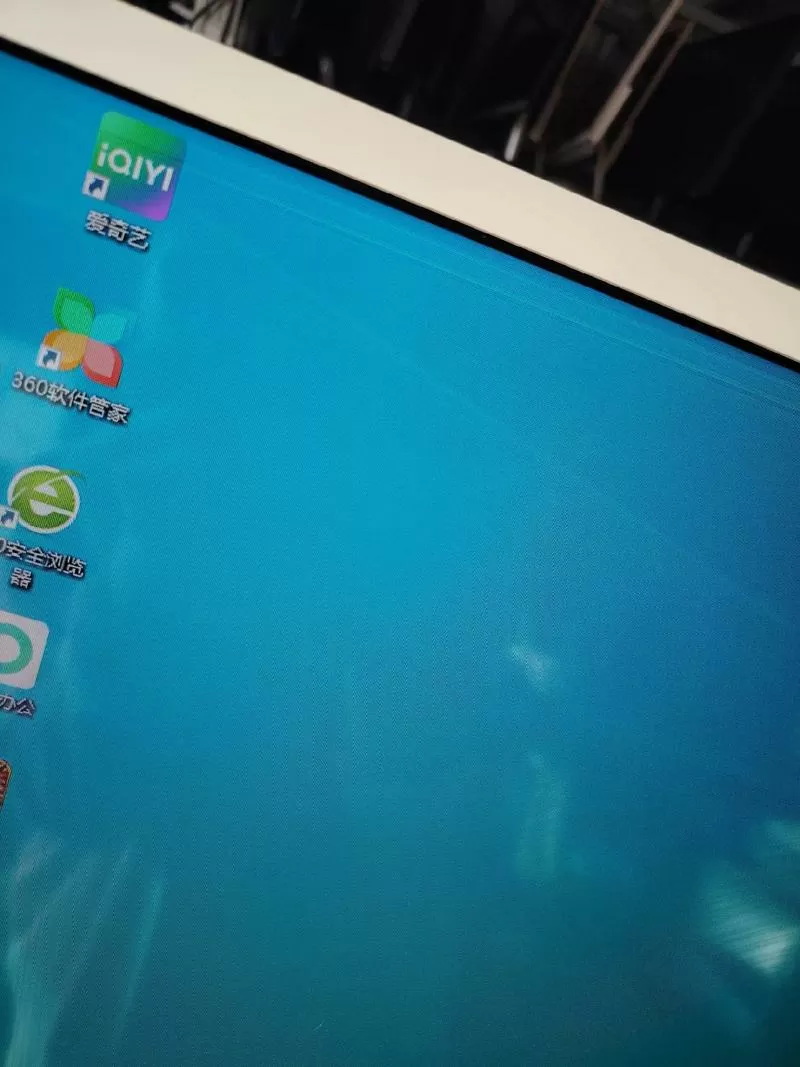 显示器有横线是哪里坏了?