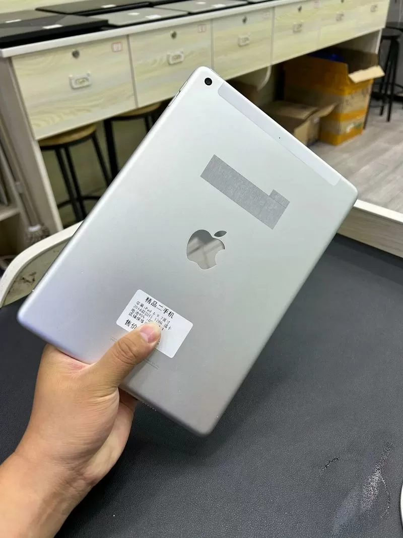 ipad第六代卡槽位置图