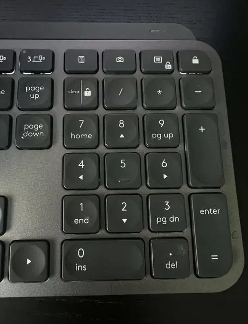 键盘左边数字按不出来怎么回事