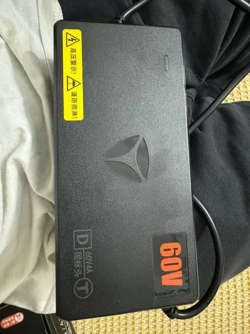 电动车充电器没有风扇