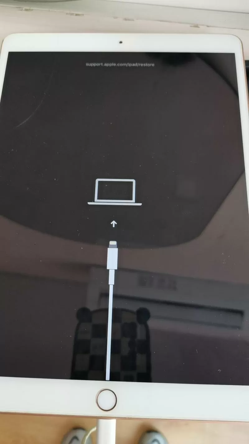 ipad屏幕有一条线是什么原因