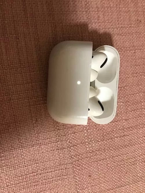 苹果耳机盒一直闪白灯