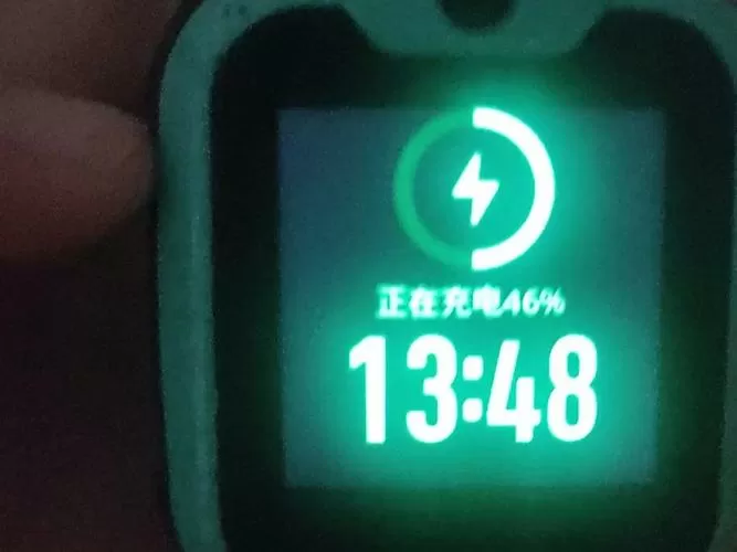 小天才手表充电时屏幕一直切换界面