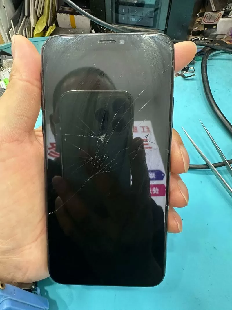 屏幕摔碎了触摸失灵