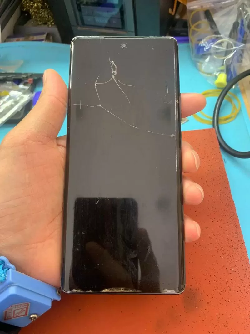 vivo手机屏幕碎了多少钱