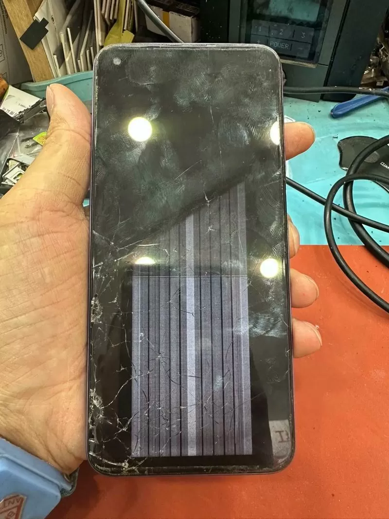 oppor9屏幕摔坏了黑屏