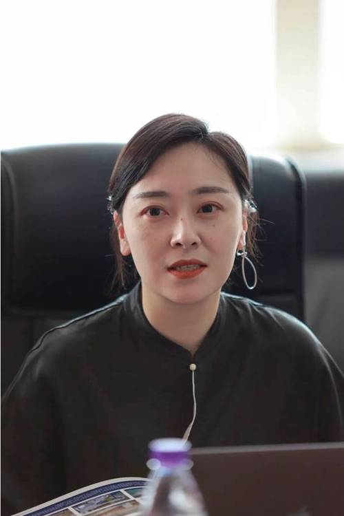 嘉宾大学吴婷