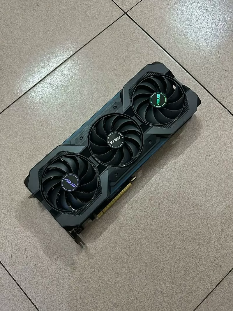 华硕显卡保修多久