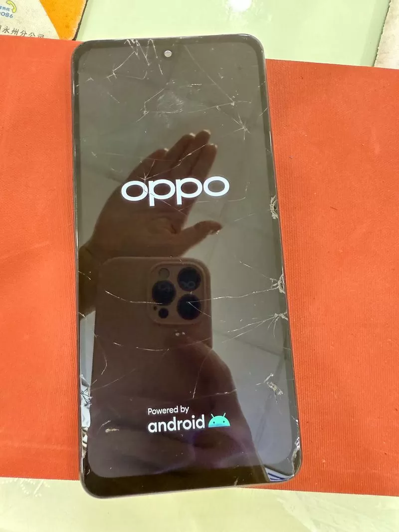 oppo手机屏幕摔碎了可以修吗